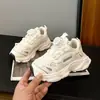 Zapatos de Padre Super Suaves Elegantes de Moda para Niñas 2026 Nuevo Primavera Ligeros Malla Transpirable Estilo Campus Zapatos Deportivos Tendencia