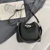 Bolso pequeño retro muy elegante para mujer, nuevo bolso cruzado de moda primavera 2026, exquisito bolso de hombro para debajo del brazo, bolso tipo cubo