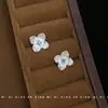Pendientes de botón Minimalistas Estilo Bosque Fresco y Dulce con Circonita Microincrustada Plateados en Plata 14K con Textura Cepillada de Flor para el Día a Día