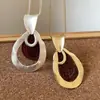 Collar con Colgante de Borla de Viruta de Madera Hueca con Forma de Gota de Agua Plegada Cadena de Suéter de Moda Personalizada para Mujer Accesorios de Lujo Accesibles Únicos de Nicho