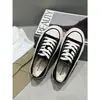 Tênis de Lona com Solado Grosso para Mulheres 2026 Novo Primavera Versátil Estilo Retrô Plataforma que Aumenta a Altura Sapatos Brancos com Solado Macio para Mulheres