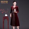 Vestido de noiva de alta qualidade para sogra de Xi primavera e outono novo vestido de veludo dourado para meia-idade vestido para banquete de mãe mulheres atacado