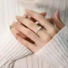 INS Nicho Apertura Sonrisa Anillo Sonrisa Perla Mujer Simple Libro Rojo Pequeño En Vivo Mismo Estilo Apilado Usar Anillo Articulado Anillo de Cola
