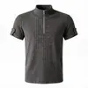 Camiseta deportiva unisex de punto fina gris oscuro con media cremallera, manga corta, a rayas, ajuste slim, novedad verano 2026