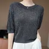 Nova camiseta de verão estilo ice silk com lantejoulas, gola redonda, manga curta, versátil, moderna, modelagem solta, top de tricô modelador para mulheres