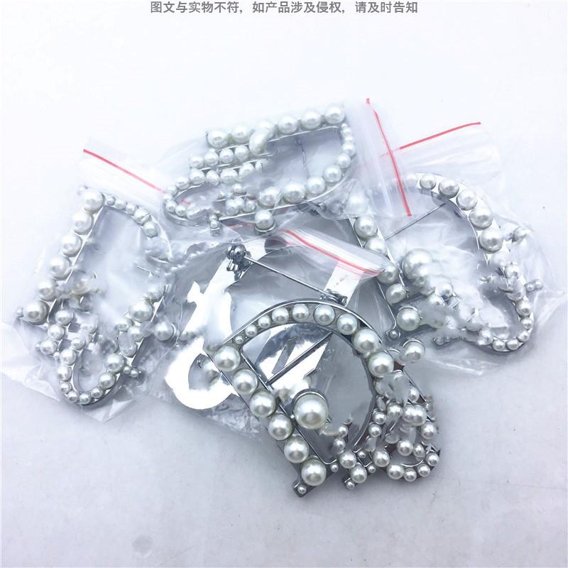 大衣胸饰品工厂 时尚冬款胸针 研发新款珍珠胸花法式西服配饰别