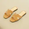 Zapatos para Niñas 2026 Verano Nuevas Pantuflas Infantiles Sandalias de Exterior Estilo Coreano Niñas Pequeñas Pantuflas de Colores Caramelo Suela Suave