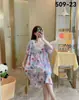 2024 Verano Estilo Princesa Cuello Redondo Seda de Leche Cuello en V Encaje Extendido Bata de Noche Que Se Puede Usar Afuera, Transpirable, Fresca y Estilo Perezoso