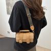 Bolsa Pequena Vintage Feminina 2024 Nova Elegante Portátil Boston Bolsa Elegante Distintivo Ombro Moderno Crossbody Cilíndrica