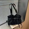 Bolsa de ombro transversal moderna plissada relaxada com bolinhas moda outono 2026 nova grande capacidade sob o braço