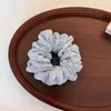 Elástico de Cabelo Scrunchie de Tecido Azul e Bege com Strass Estilo Coreano com Laço e Coração para Rabo de Cavalo