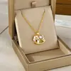 Nova Corrente de Clavícula Feminina em Aço Titânio com Esmalte Cavalo de Troia Joia Moda Luxo Leve Pingente Desenho Animado Fofo