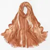 Novo Lenço Longo Plissado de Viscose Tingido Arco-Íris Estilo Étnico Transfronteiriço, Acessório de Viagem Versátil e Fashion, Combinando com Lenço/Xale de Seda