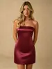 Nuevo vestido strapless de satén color borgoña para mujer en Amazon, con amarre en la espalda, entallado a la cintura, adelgazante y elegante vestido corto