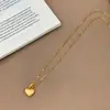 Colar Coração Escovado Fosco Design Nicho Francês Retenção Forte de Cor Banhado a Ouro 24K Mesmo Estilo da Loja de Ouro