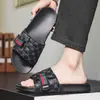 Sandálias masculinas de EVA para o verão, respiráveis, antiderrapantes, para uso externo, tamanho grande, mesmo estilo das marcas famosas, sandálias confortáveis tipo chinelo, com biqueira aberta