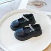 Zapatos Mary Jane de Cuero para Niñas Primavera y Otoño Estilo Nuevo Suela Blanda Zapatos de Princesa con Pedrería Zapatos Negros de Rendimiento Zapatos Individuales para Niños Modernos