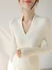 Camiseta de punto de cuello en V de alta gama para mujer, Otoño e Invierno, Engrosada y Súper Bonita, Estilo Coreano Chic de Principios de Otoño