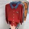 Ropa Exterior Bordada de Moda Solapa de Mezclilla Cardigan de Punto Falso Dos Piezas Suéter Abrigo de Temperamento Suelto Nuevo para Mujer Otoño Invierno