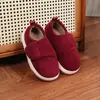 Pantuflas de Algodón para Hombre de Invierno Zapatos Cálidos Engrosados Suela Gruesa Antideslizantes para Pies Anchos/Hinchados Zapatos Peludos Se Pueden Usar en Interiores o Exteriores Zapatos para el Hogar