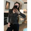 Novedad de Otoño Estilo Coreano de Nicho Camiseta de Manga Larga Rayas Azul Marino Cuello en V Botones Top Casual para Mujer
