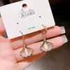 Celebridad de Internet Explosiones Tres Vidas Ojo de Gato Albaricoque Piedra Hebilla de Oreja Pendientes de Abanico Estilo Palacio Moda de Lujo para Mujer Estilo Dulce Fresco