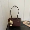 Bolsa Tote Frosted Outono/Inverno Retrô para Mulheres, Sensação de Alto Padrão, Bolsa para Saídas Diárias e Trabalho, Grande Capacidade, Bolsa de Ombro Versátil