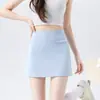 Mini Saia Yoga Cinza Claro com Bolso Traseiro para Mulheres, Novo Estilo Verão 2026, Corte Amplo Esportivo, Mini Saia Evasê Anti-Exposição