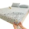 Juego de tres piezas de sábana bajera ajustada de gasa con relieve, protector de colchón de cobertura total, sábana bajera para todas las estaciones, funda a prueba de polvo, antideslizante