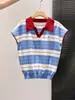 Top de punto tipo polo casual estilo coreano para mujer, diseño de verano 2026 con cuello camisero de rayas color block y mangas cortas acampanadas