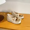 Zapatos planos de camelia francesa de gamuza para mujer, tamaño pequeño, con plataforma para aumentar la altura, colección de otoño 2026, versátiles y adecuados para el trabajo, estilo Mary Jane