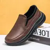 Sapatos masculinos de tamanho grande para exportação, tamanhos 39-50, nova coleção de outono, sapatos casuais de couro, mocassins, adequados para homens de meia-idade e idosos