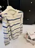 Nuevo cárdigan de punto a rayas de bloques de color retro para principios de otoño, estilo perezoso para mujer, cuello redondo, manga larga, suéter versátil adelgazante