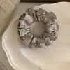 Scrunchie Plisado con Perlas Estilo Ballet Francés para Mujer, Lazo Pequeño de Alta Gama, Versátil, Exquisito Accesorio para Moño