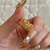 Novo anel de coroa de renda chinesa com luz de luxo vintage de alta qualidade com textura esculpida em ouro para mulheres