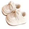 Sapatos para bebês, novos modelos de primavera e outono, sapatos para iniciantes para bebês meninas de 1 a 2 anos, sola macia, sapatos antiderrapantes que fazem barulho
