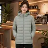 Chaqueta ligera de algodón con plumón transfronteriza para mujer, abrigo corto de algodón cálido con capucha, ropa exterior de otoño e invierno para jóvenes de talla grande, venta al por mayor del fabricante