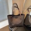 Moda Nova Outono 2026 Versátil Estiloso Grande Capacidade Texturizado para o Trabalho Simples Casual Bolsa de Ombro Bolsa Tote