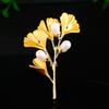 Broche Estéreo Vintage Francés de Hoja de Ginkgo Pin de Planta Mori Flor de Perla Accesorios Simples de Ramillete para Traje