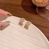 Pendientes Retro Franceses de Encaje en Forma de C para Mujer, Lujo Accesible, Nicho, Gama Alta, Exquisitos Pendientes de Circonita Microincrustada