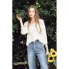 Blusa Nueva de Otoño 2026 Estilo Francés con Escote en V y Ribete de Encaje para Mujer, Top Delgado Blanco con Cinturón de Corbata, Transfronterizo Europeo y Americano