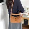 Bolso Almohada de Gamuza Bolso Vintage de Nicho Bolso para Mujer 2026 Nuevo Bolso de Hombro Cruzado Simple Versátil