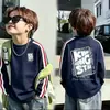 Ropa Infantil Niños Dibujos Animados Algodón Puro Camiseta de Manga Larga Primavera y Otoño Estilo Nuevo para Niños Medianos y Grandes 6-12 Estilo Coreano Camiseta de Capa Base con Tres Rayas