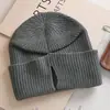 Gorro de Lana Tejido de Color Sólido Estilo Coreano para Otoño e Invierno, Unisex, Adecuado para Estudiantes y Parejas, Cálido, Protege Orejas y Adelgaza el Rostro