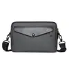 Nova Bolsa Casual Masculina de Compartimento Único Filme de Couro de Alta Qualidade Impermeável Bolsa Transversal Versátil para Deslocamento Esportes Bolsa Portátil Leve