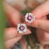 Pendientes de alta gama de nicho de Cao Shi, pendientes únicos de marea con temperamento de diamantes y flores francesas, pendientes explosivos temu
