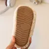 Zapatos de algodón gruesos, afelpados y con forro polar para niños, nuevo estilo invierno 2026, zapatos de felpa de dibujos animados para niñas, pantuflas de algodón para bebé
