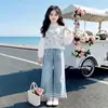Conjunto de chaleco de punto floral 3D y camiseta interior para niñas, nueva colección otoño 2026, tallas mediana y grande, con ribete de encaje y pantalones de mezclilla