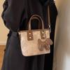 Bolso pequeño de alta gama para mujer, bolso bandolera de hombro combinable, moderno y súper popular, de estilo nicho, 2024