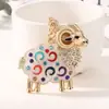 Novo chaveiro de ovelha com detalhes em strass e design de gota de óleo, design do signo de ovelha do zodíaco chinês, pingente para bolsa feminina, chaveiro de carro, pequeno presente